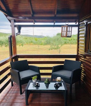 Cottage (One Bedroom Cottage with Terrace) | Balcony - Robinson House Orkula in the Heart of Olive's Yard (Pirovac)