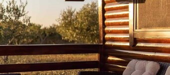 Robinson House Orkula in the Heart of Olive's Yard