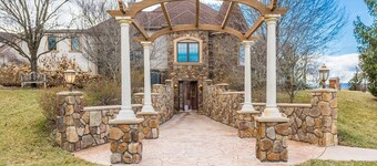 Hilltop Escape >1 mile from North River Close to North River, Hone Quarry