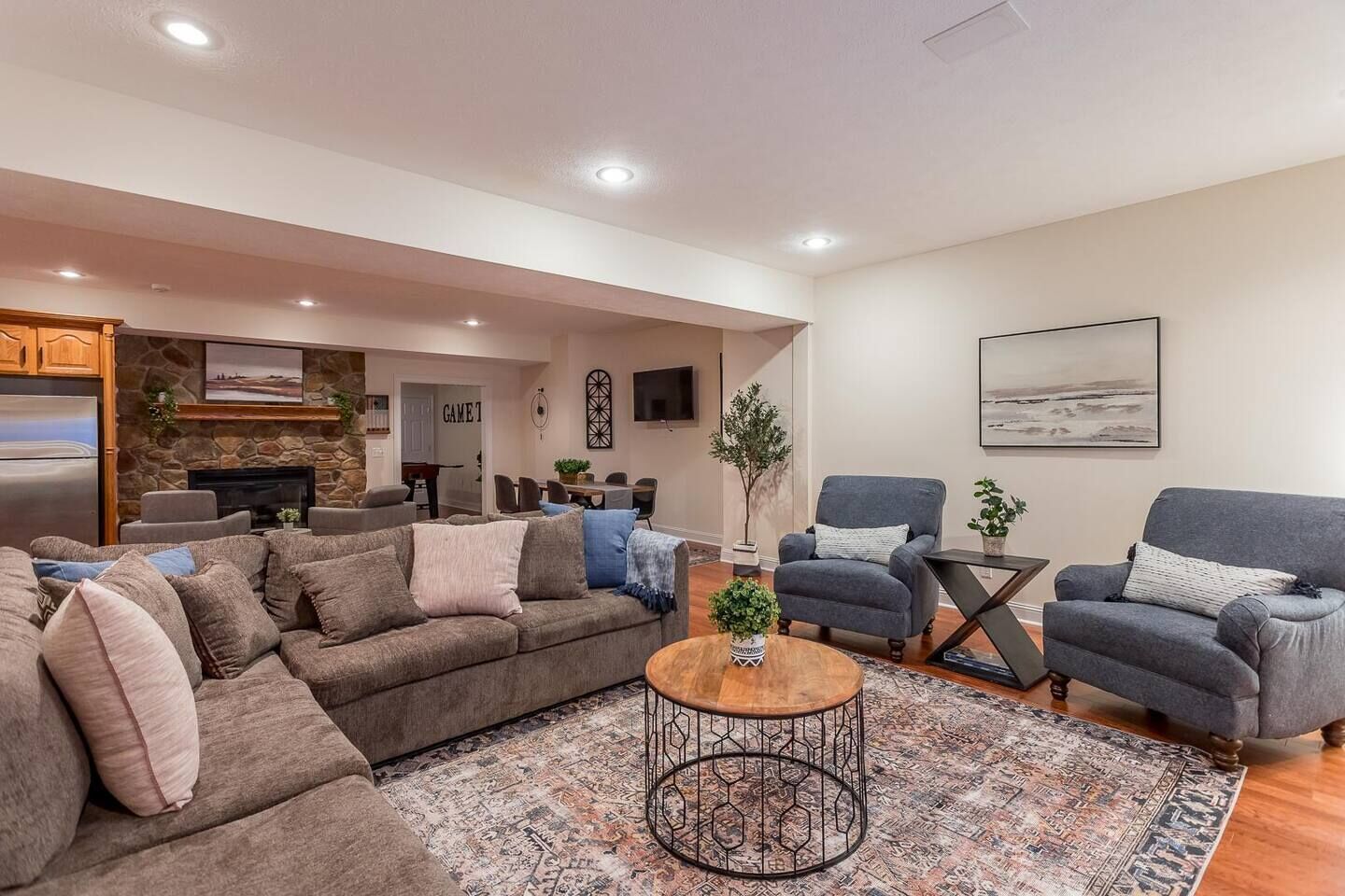 Smart TV, fireplace, table football, offices