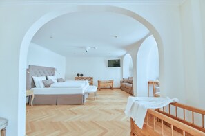 Suite (Kuchlbauer) | Free WiFi, bed sheets