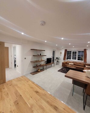 Televisión de pantalla plana, oficina