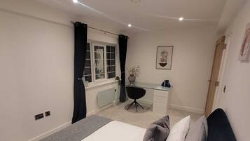 Deluxe Apartment | 1 bedroom, desk, soundproofing, iron/ironing board