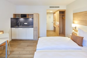 Standard Double Room | In-room safe, desk, soundproofing, free WiFi - VR-Serviced Apartments Gerstungen (Gerstungen)