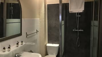 Chambre Triple Classique | Salle de bain