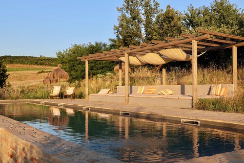 Historic Cascina with 10 rooms