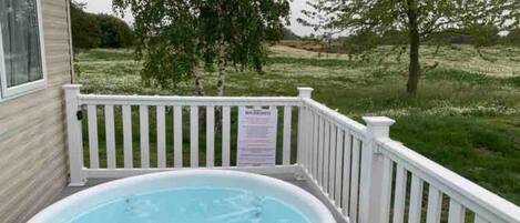 Cabin | Private spa tub