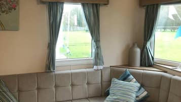 Cabin | Living room | 30-inch TV with digital channels