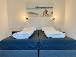 3 bedrooms, free WiFi - 6 persons type B accommodation, bathroom in the bathroom, 3 bedrooms, WLAN (St. Maartenszee)
