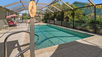 Een verwarmd zwembad