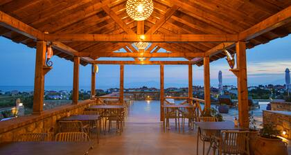 Akrolithos luxury suites
