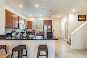 Fridge, microwave, stovetop, dishwasher
