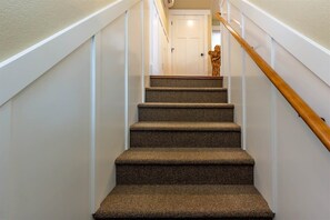 Interior - Walkable Bend Bungalow w/ Bikes Included (Bend)