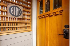 Exterior detail - Walkable Bend Bungalow w/ Bikes Included (Bend)