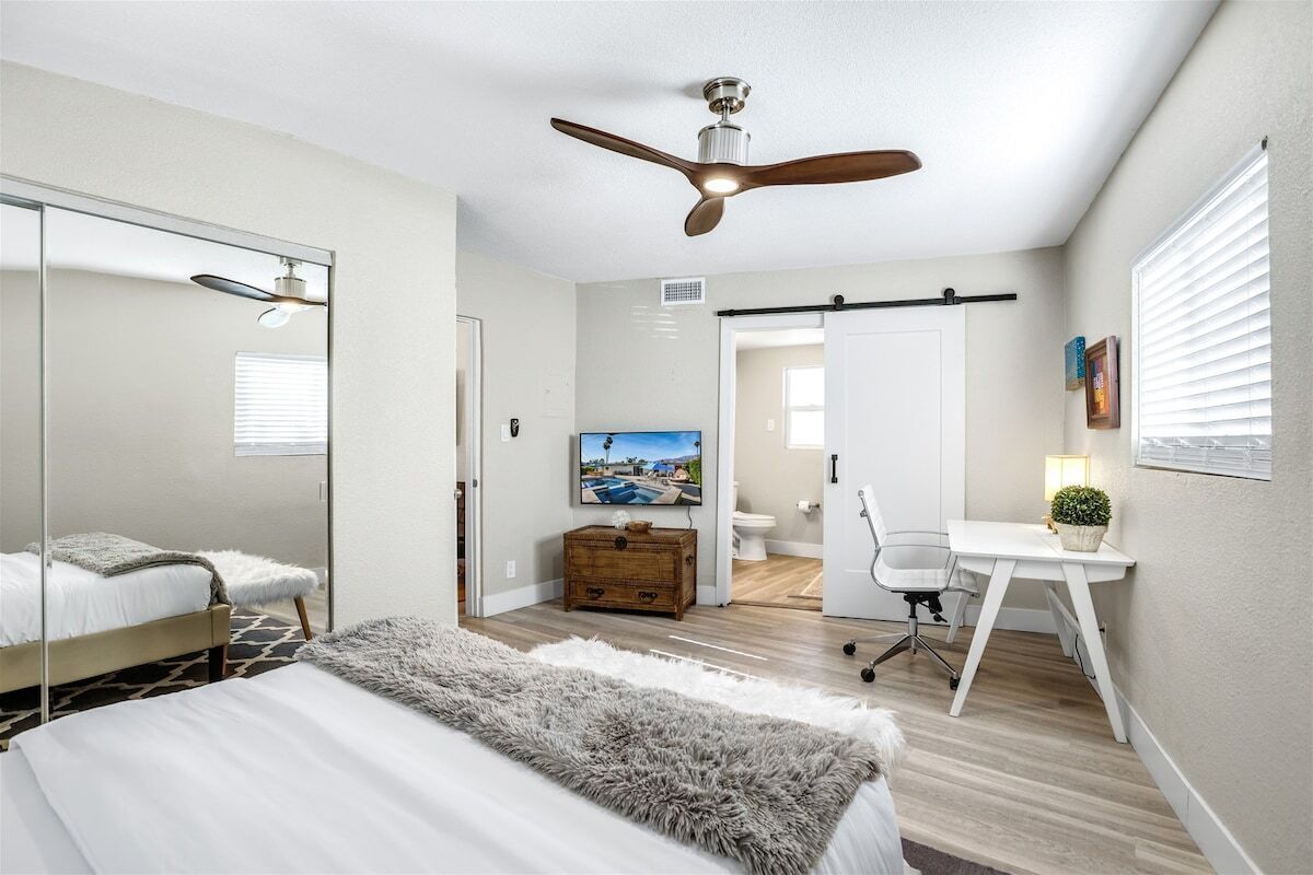 4 bedrooms, desk, iron/ironing board, free WiFi