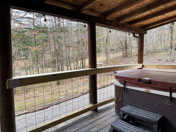 Terrace/patio - The Walden at Harble Ridge - Newly renovated, 2 bedroom, hot tub, pond, fire pit (Logan)