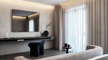 Premium Suite, Private Heated Pool, Sea View | Living area | 42-inch Smart TV with satellite channels, TV, Netflix