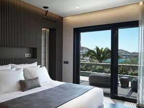 Suíte luxo, piscina particular, vista para o mar | 1 quarto, roupas de cama premium, edredons de pluma, frigobar