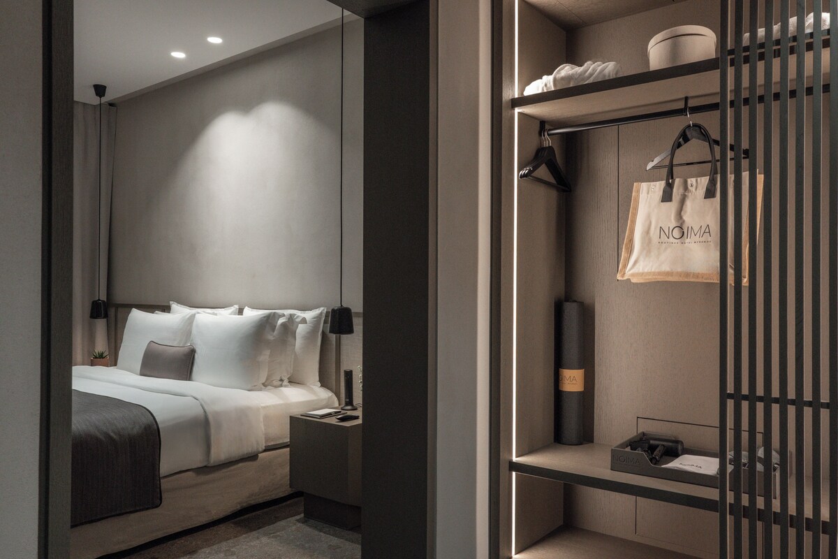 Superior kamer, uitzicht op zee | 1 slaapkamer, luxe beddengoed, donsdekens, een minibar
