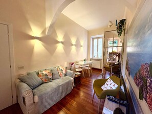 Smart TV - Family 2 BR Colosseum Charming + Small Balcony (Roma)