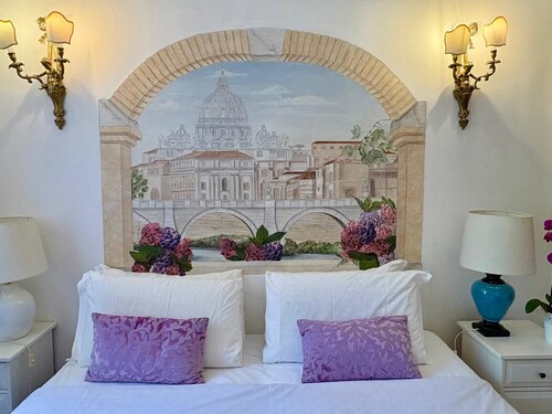 Family 2 BR Colosseum Charming + Small Balcony