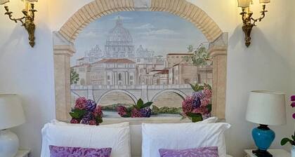 Family 2 BR Colosseum Charming + Small Balcony