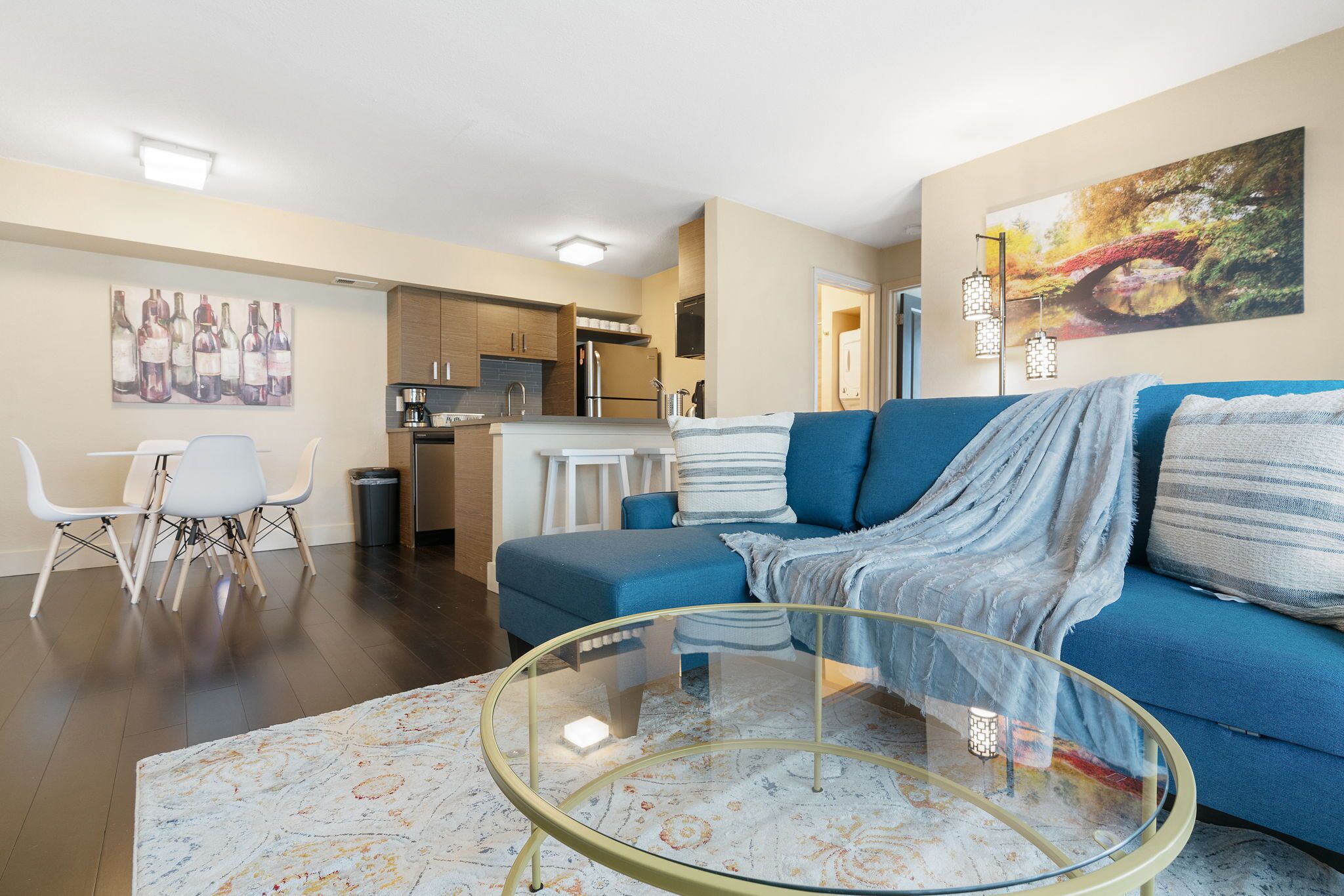 Modern, Clean 2B w/Comfy Queen Beds, Gym,Fast WiFi