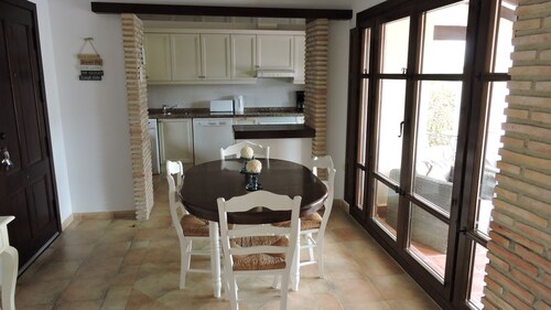 HL 027 Holiday rentals 3 Bedrooms 2 Bathroom villa