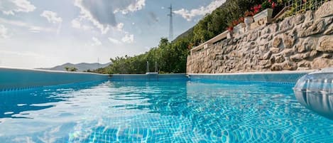 Ferienhaus (One bedroom Holiday Home with pool an) | Pool | Außenpool, Liegestühle