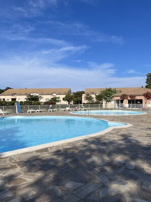 Outdoor pool - 500m from the beach T2 with pool, terrace, air conditioning (Santa-Maria-Poggio)