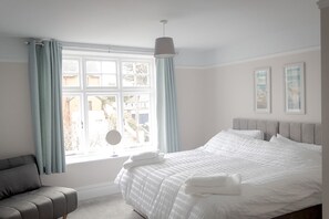 4 Schlafzimmer, Schreibtisch, Bügeleisen/Bügelbrett, kostenloses WLAN