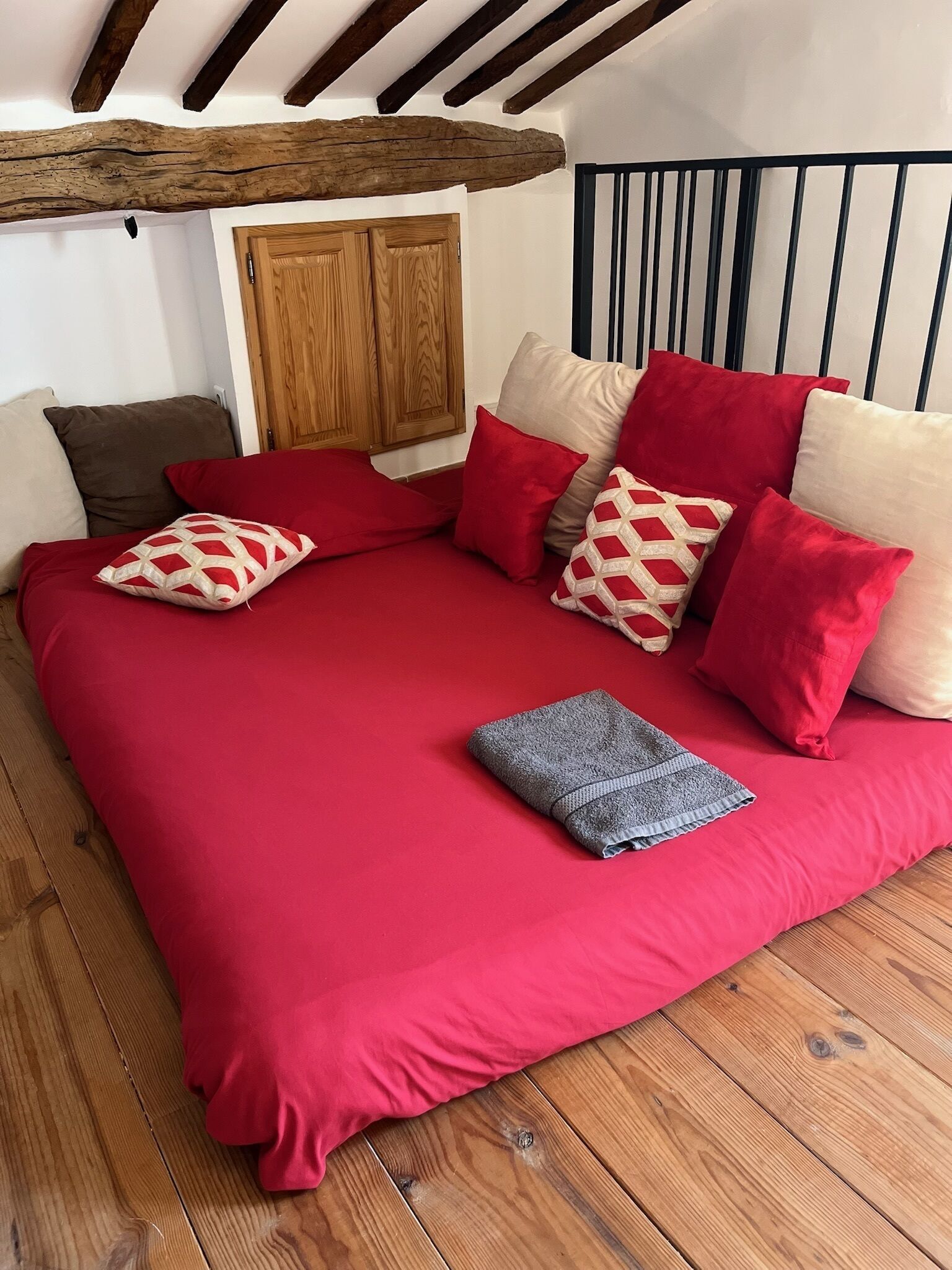 4 bedrooms, in-room safe, free WiFi, bed sheets