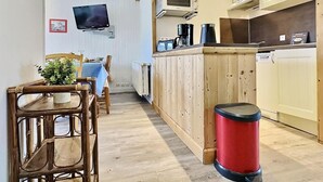 冷蔵庫、電子レンジ、オーブン、食器洗い機