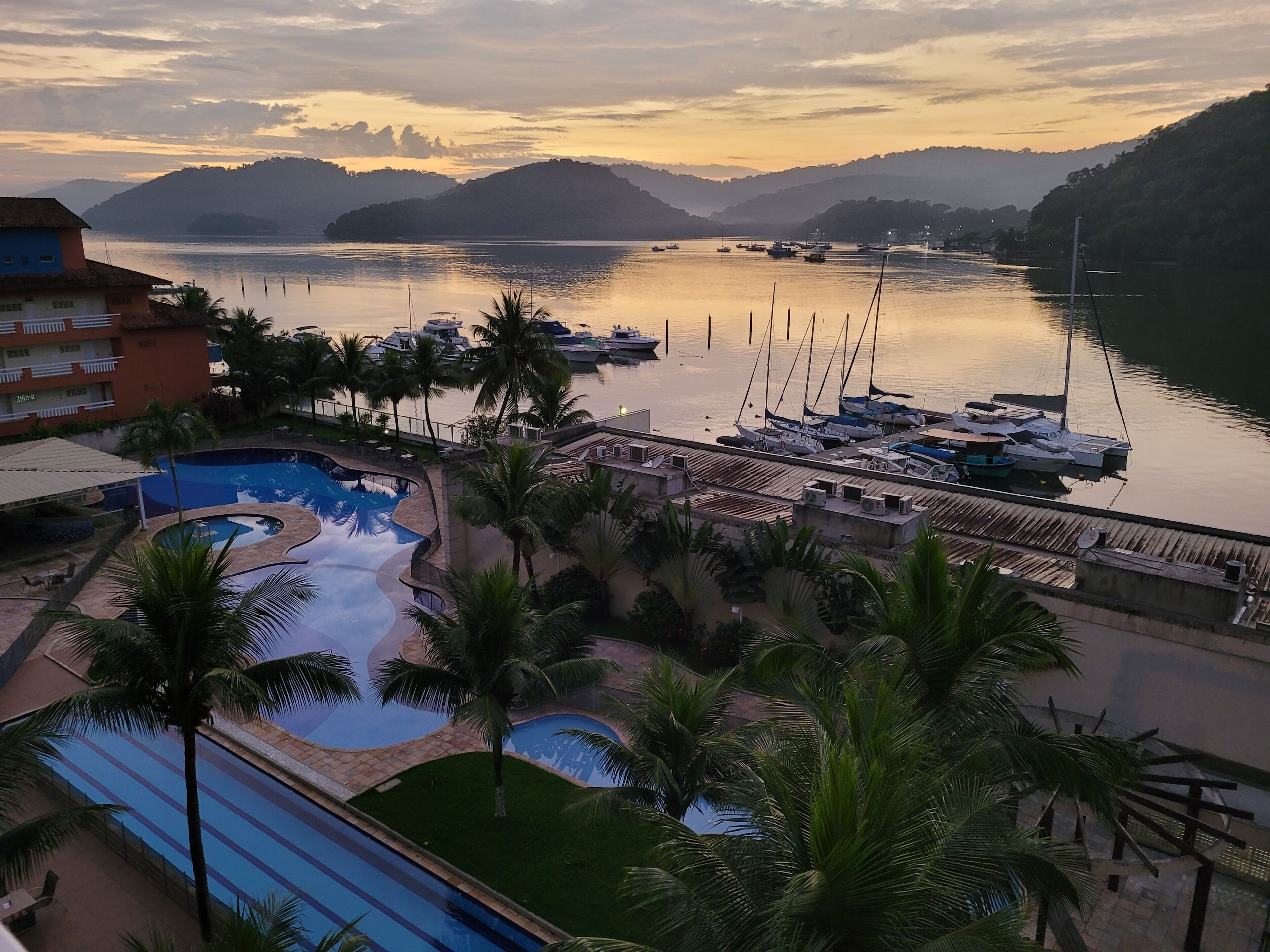 Flat at the Hotel Marina Mont Blanc Itacuruçá beach. Green Coast.