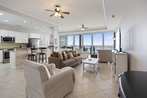 Smart-TV, DVD-Player, Stereoanlage