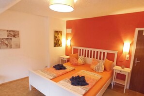 2 bedrooms, iron/ironing board, free WiFi, bed sheets - 2 Bed Apt Sleeps 5 - Rooftop Terrace, Wifi (Cochem)