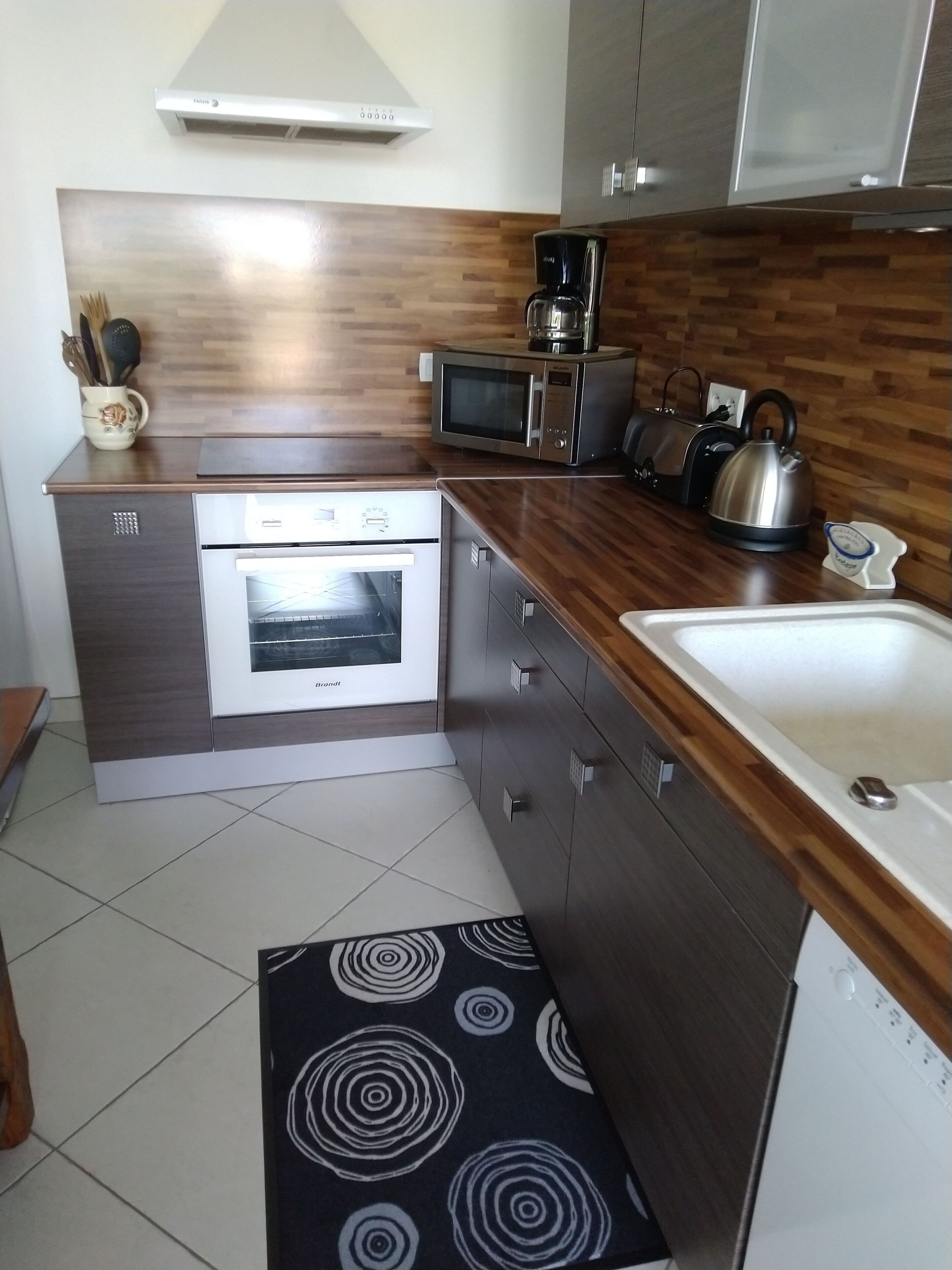 Quiet house in the countryside