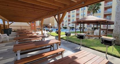 Private Beach Access Pool & Hot Tub Bbq Pits 1 Bedroom Home by RedAwning