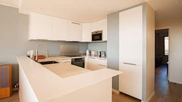 Micro-ondes, four, plaque de cuisson, lave-vaisselle