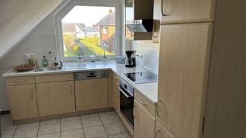 Kühlschrank, Ofen, Herdplatte, Geschirrspüler