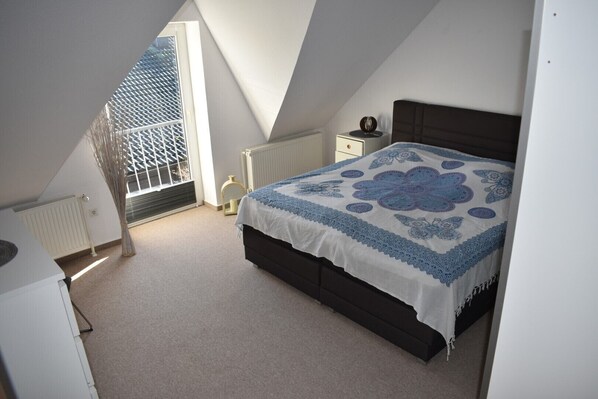 1 bedroom, desk, soundproofing, free WiFi