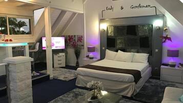 Comfort Apartment | 1 bedroom, in-room safe, blackout curtains, iron/ironing board