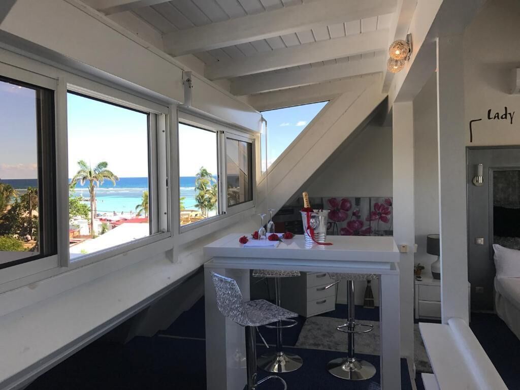 Comfort Apartment | In-room safe, blackout curtains, iron/ironing board, free WiFi