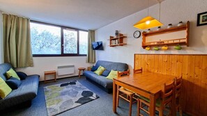 Living area - 200m from ski slopes, 4th floor, tv, ski locker, 25m², Flaine (Araches-la-Frasse)