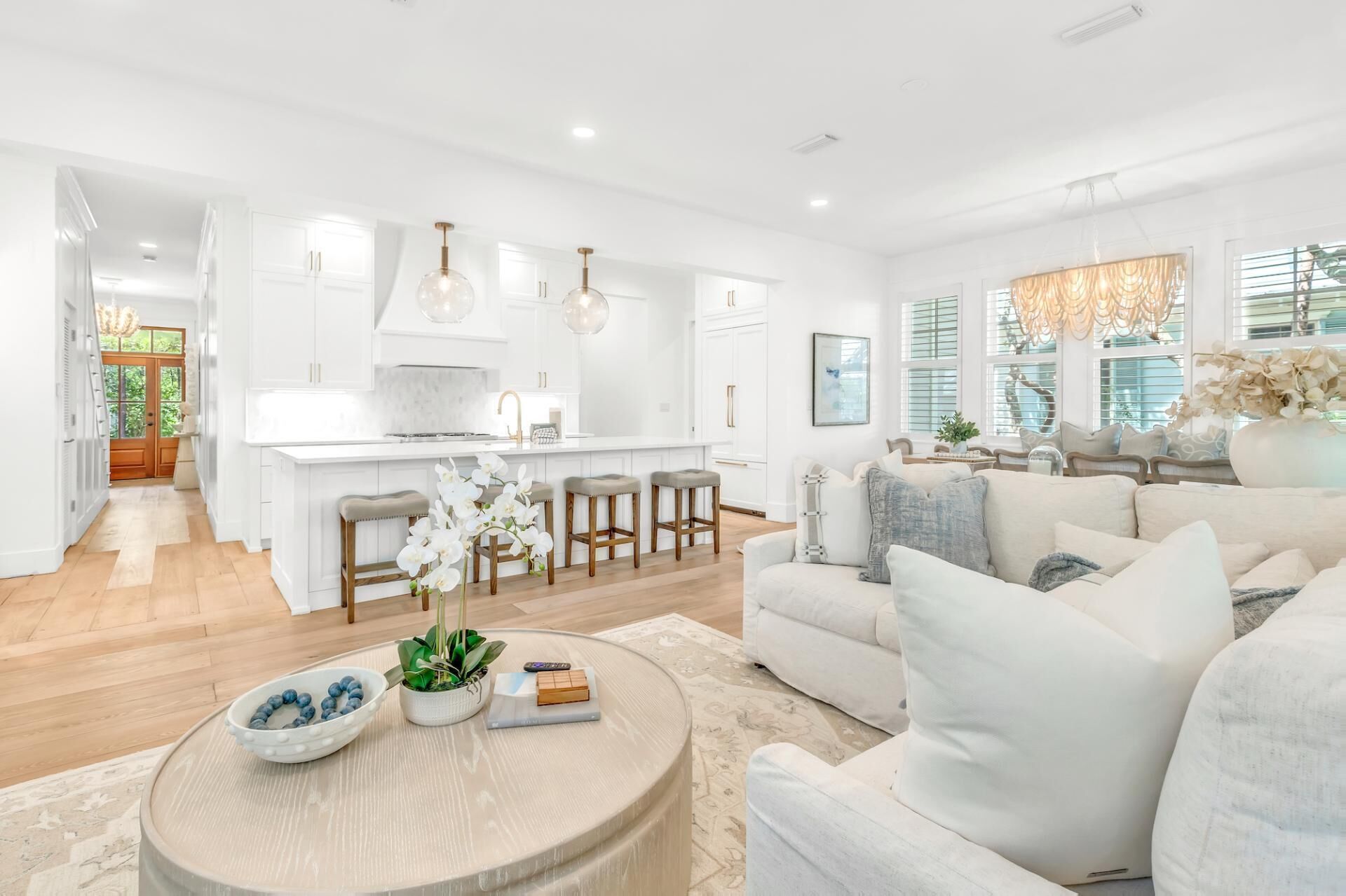 "Low Key Cottage" 4 Adult Bikes! Access to Watercolor Beach Club! GOLF CART!!