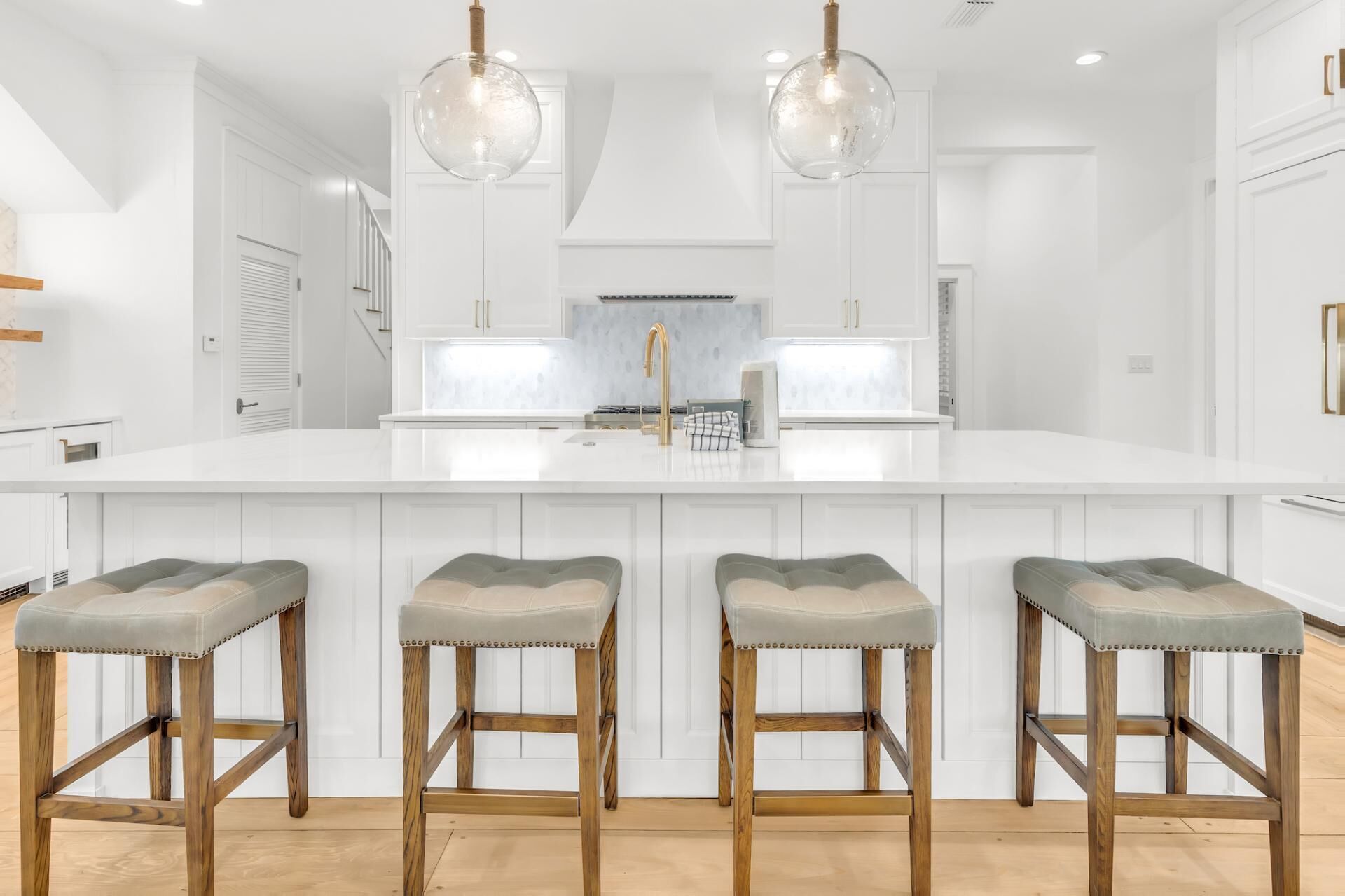 "Low Key Cottage" 4 Adult Bikes! Access to Watercolor Beach Club! GOLF CART!!