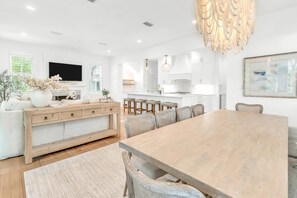 Dining - Low Key Cottage - 4 Adult Bikes! Watercolor Beach Club! Low-Speed Vehicle! (Santa Rosa Beach)