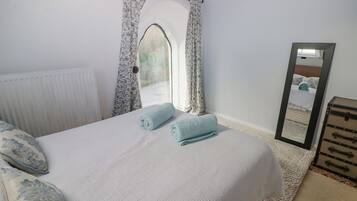 Cottage | 3 bedrooms, individually decorated, individually furnished, free WiFi