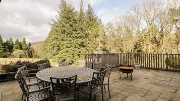 Cottage | Outdoor dining