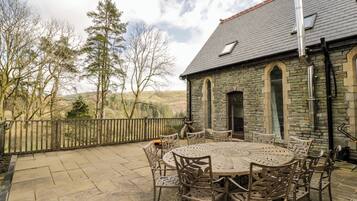 Cottage | Outdoor dining